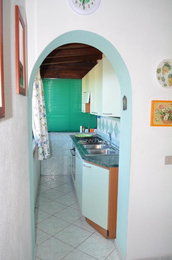Iss Travel, La Padula - Apartments With Private Veranda And Parking Сан Теодоро Екстериор снимка